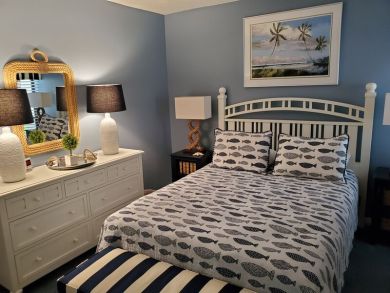 Siesta Key Walk to Beach Vacation Condo with Great Amenities
